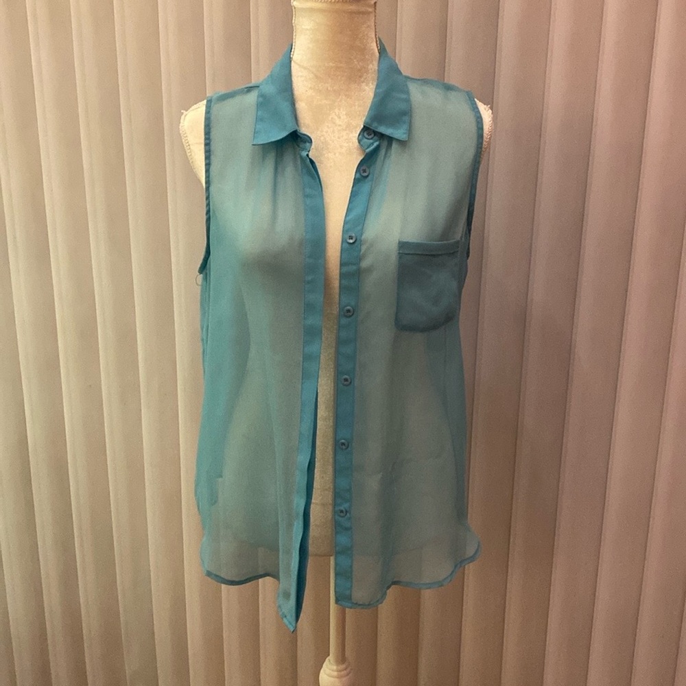Sleeveless Blouse
